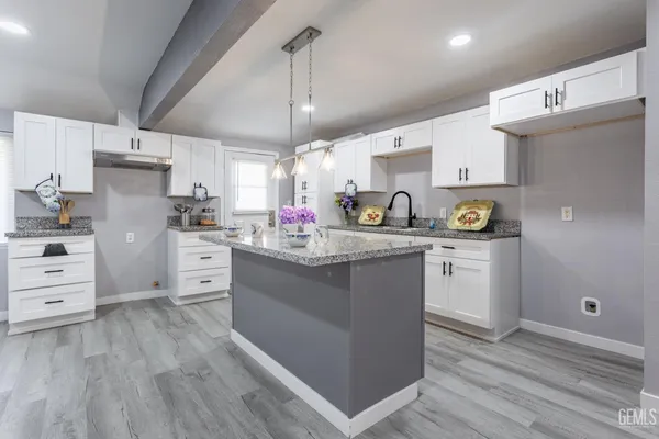 $379,900 | Undisclosed Address, Bakersfield, CA 93307