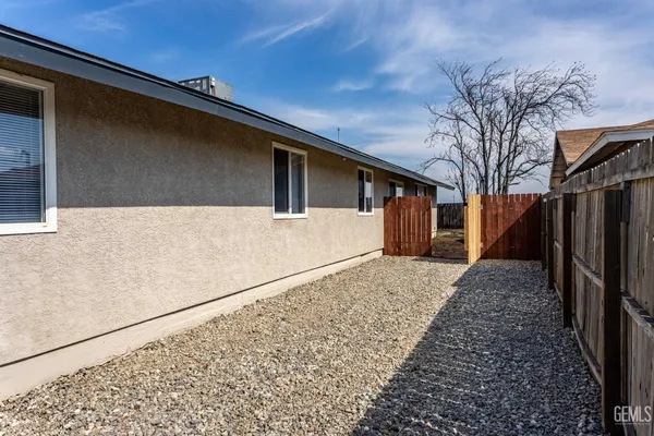 $379,900 | Undisclosed Address, Bakersfield, CA 93307