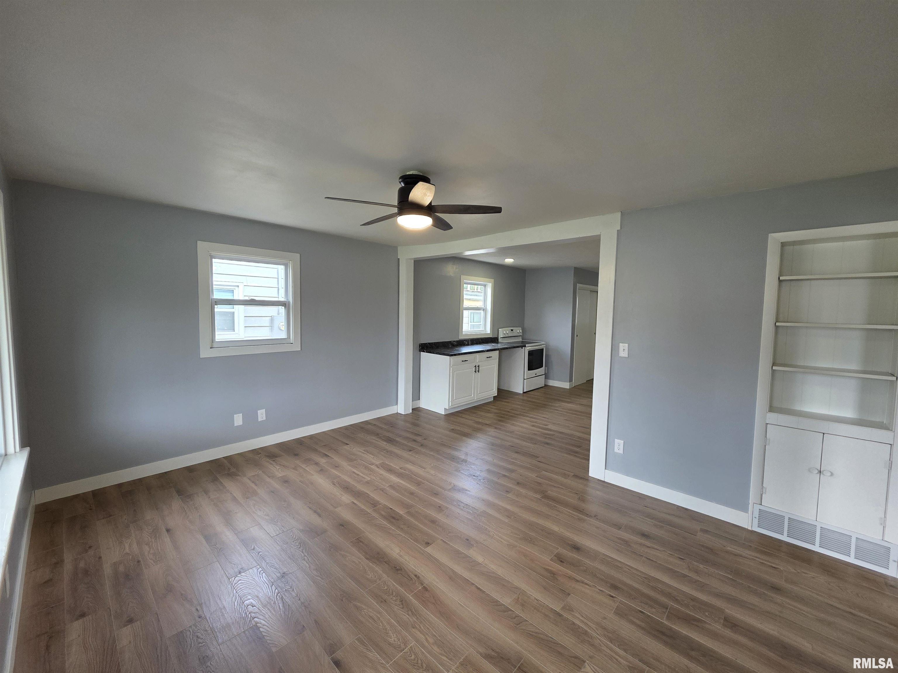 2124 Cincinnati Avenue Springfield, IL 62702 - Photo 4 of 27