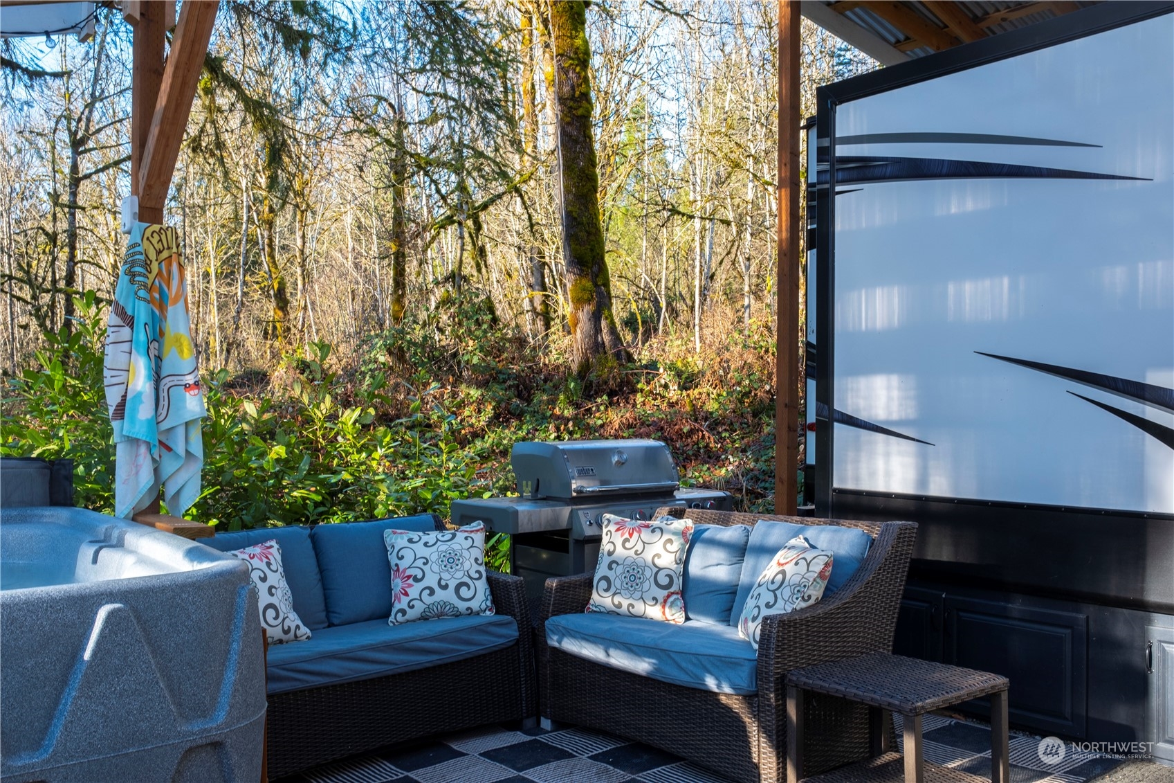 13620 Kelly Road Northeast Carnation, WA 98014 - Photo 7 of 34 Gallery Image 7