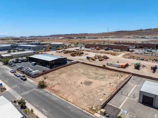 $415,000 | 425 Commerce Street, Hurricane, UT 84737