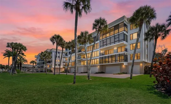 $2,700,000 | 4712 Ocean Boulevard, Unit W10, Sarasota, FL 34242