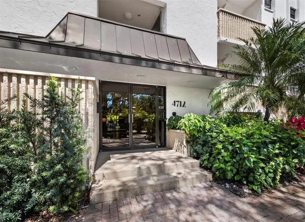 $2,700,000 | 4712 Ocean Boulevard, Unit W10, Sarasota, FL 34242