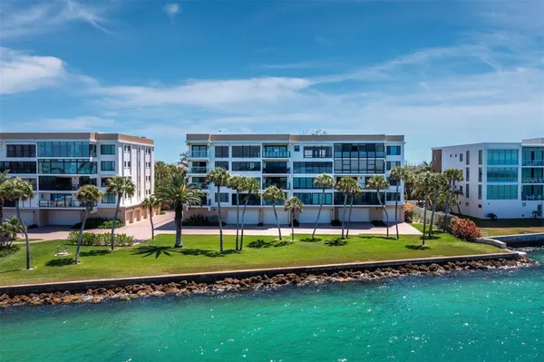 $2,700,000 | 4712 Ocean Boulevard, Unit W10, Sarasota, FL 34242