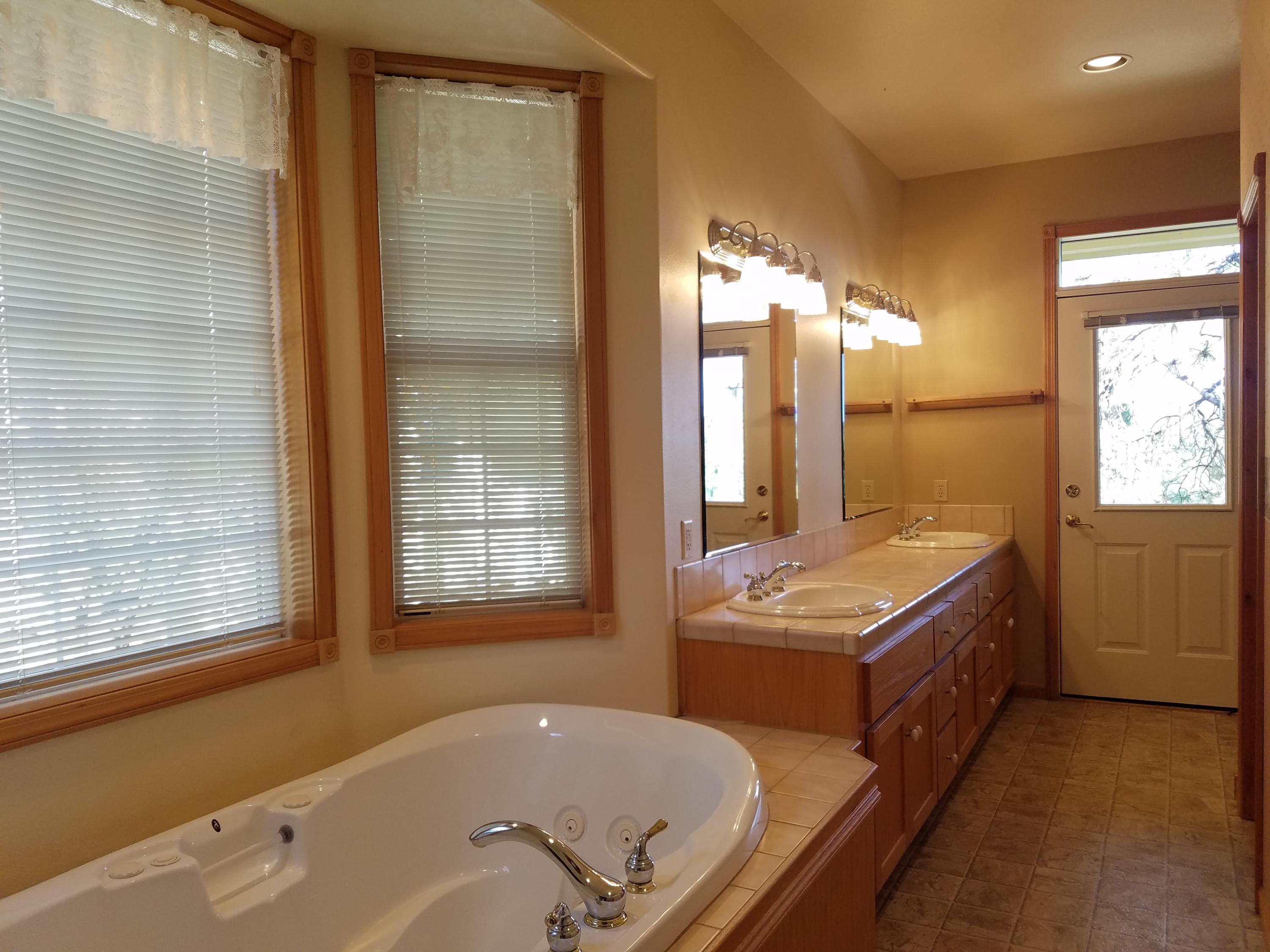 69610 Omaha Road Sisters, OR 97759 - Photo 14 of 34 15