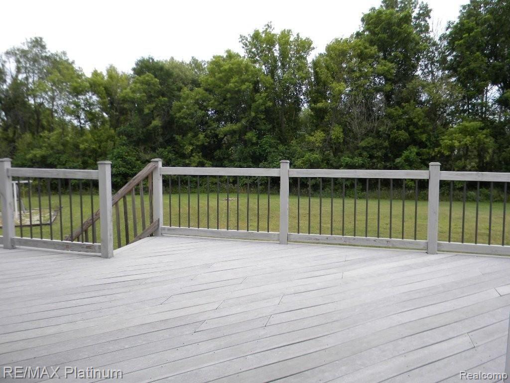 5321 Bradley Road Gregory, MI 48137 - Photo 32 of 35 Composite Decking