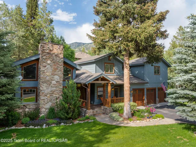 $1,675,000 | 445 Aspen Ridge Trail, Alpine, WY 83128