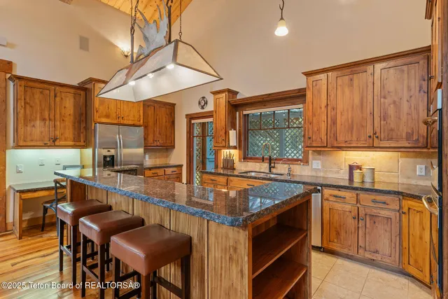 $1,675,000 | 445 Aspen Ridge Trail, Alpine, WY 83128