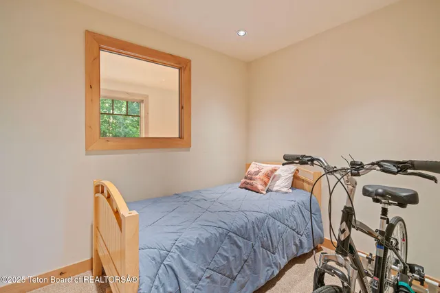 $1,675,000 | 445 Aspen Ridge Trail, Alpine, WY 83128