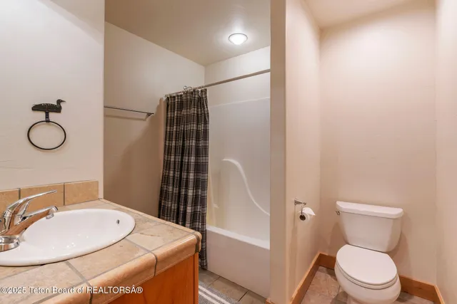 $1,675,000 | 445 Aspen Ridge Trail, Alpine, WY 83128