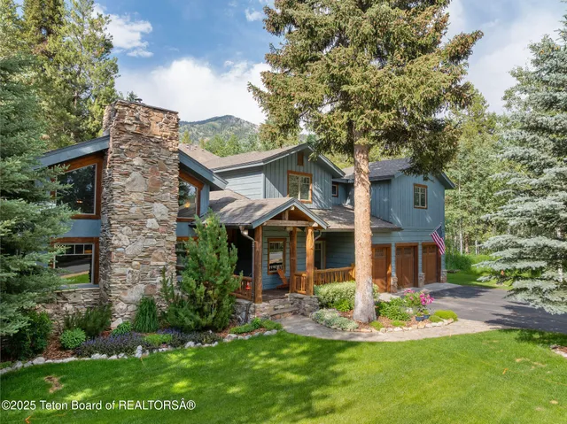 $1,675,000 | 445 Aspen Ridge Trail, Alpine, WY 83128