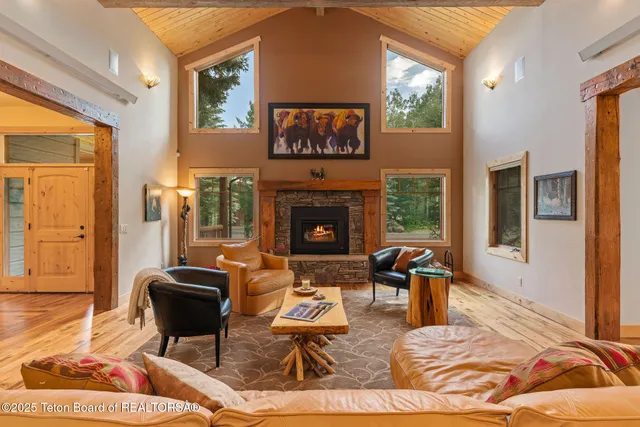 $1,675,000 | 445 Aspen Ridge Trail, Alpine, WY 83128