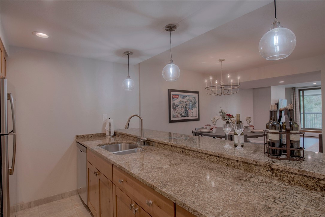 22097 Saints John Road, Unit 2510 Keystone, CO 80435 - Photo 10 of 35 Kitchen