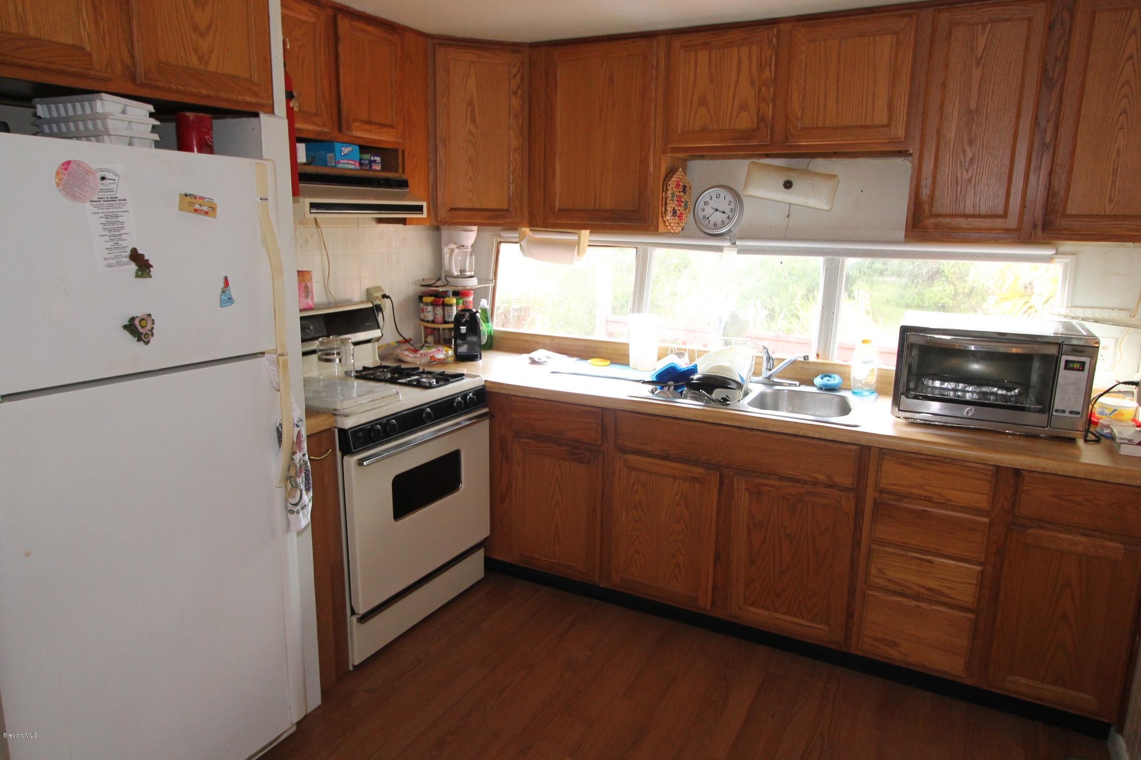 451 Liberty Road Mims, FL 32754 - Photo 11 of 22 KITCHEN