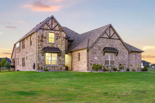 $748,000 | 348 Magnolia Drive, Van Alstyne, TX 75495