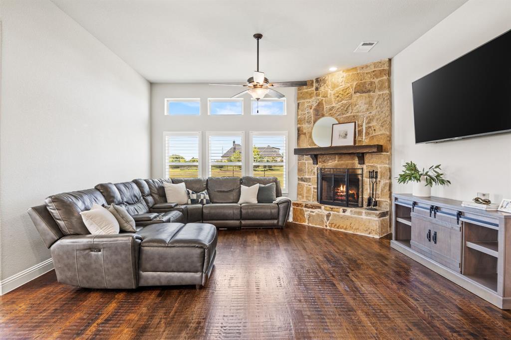 348 Magnolia Drive Van Alstyne, TX 75495 - Photo 11 of 36