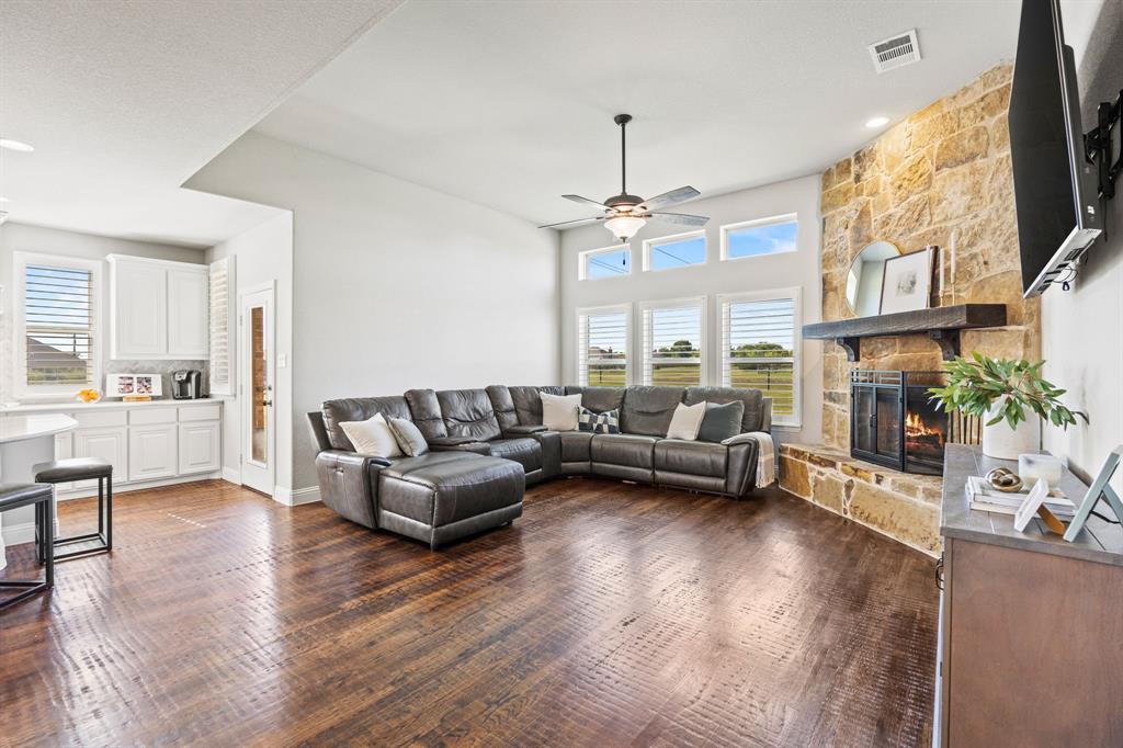 348 Magnolia Drive Van Alstyne, TX 75495 - Photo 12 of 36