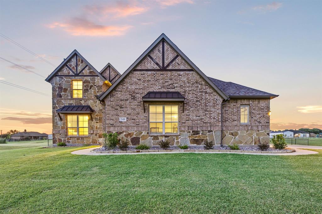 348 Magnolia Drive Van Alstyne, TX 75495 - Photo 2 of 36