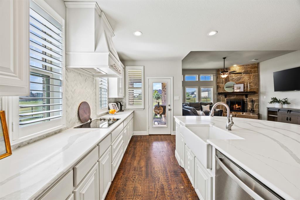 348 Magnolia Drive Van Alstyne, TX 75495 - Photo 3 of 36