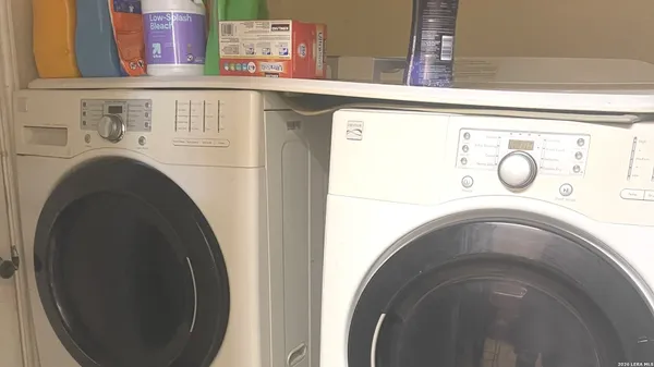 a close up view of a washer and dryer