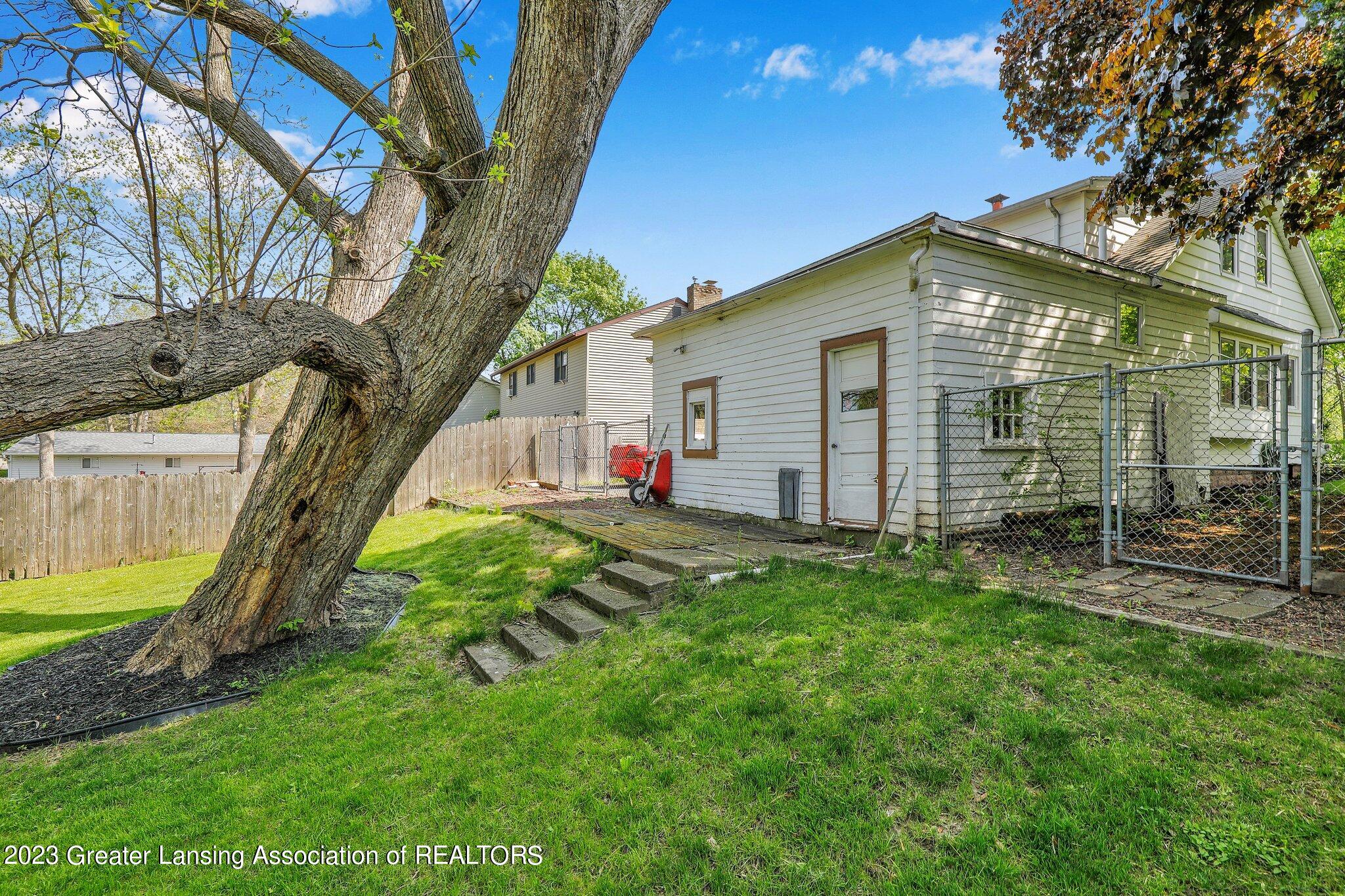 309 Bon Air Road Lansing, MI 48917 - Photo 29 of 30 9-web-or-mls-Open Ended Media-9