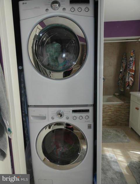 403 Paradise Road Riva, MD 21140 - Photo 19 of 22 a utility room with dryer and washer
