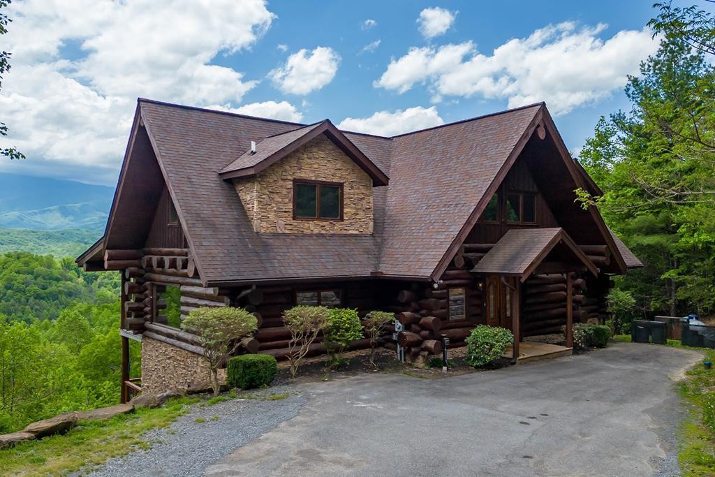 419 Pinnacle Vista Road Sevierville, TN 37876 - Photo 2 of 53 Gallery Image 2