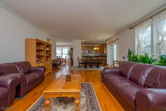 $1,055,000 | 8 Comstock Lane, Skillman, NJ 08558