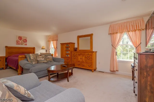 $1,055,000 | 8 Comstock Lane, Skillman, NJ 08558