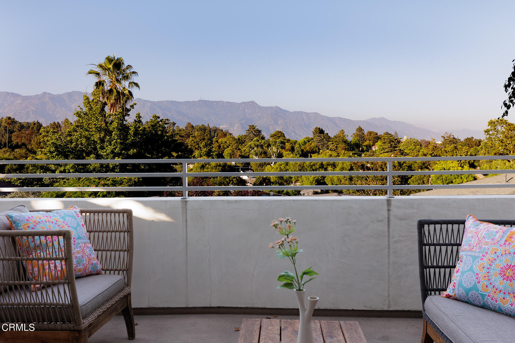 165 Malcolm Drive Pasadena, CA 91105 - Photo 5 of 24 front patio web