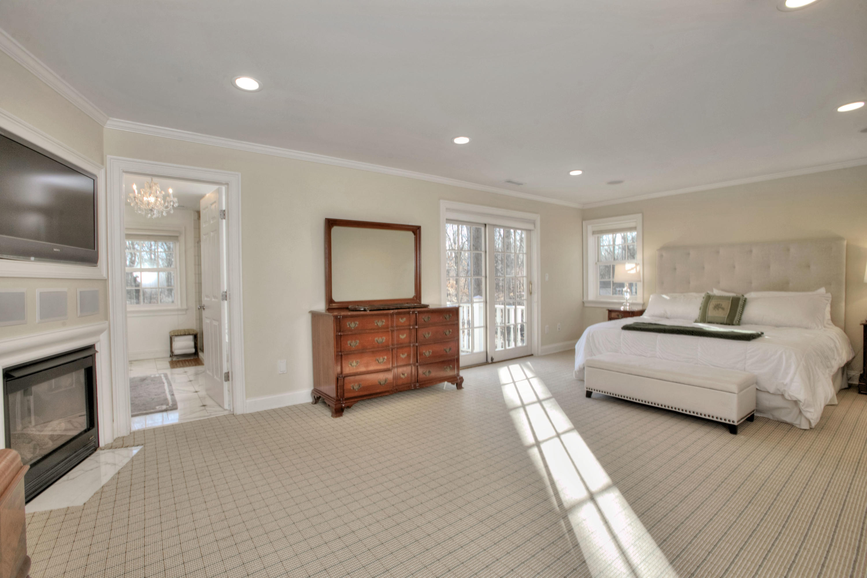 74 Journeys End Road New Canaan, CT 06840 - Photo 13 of 26 Master