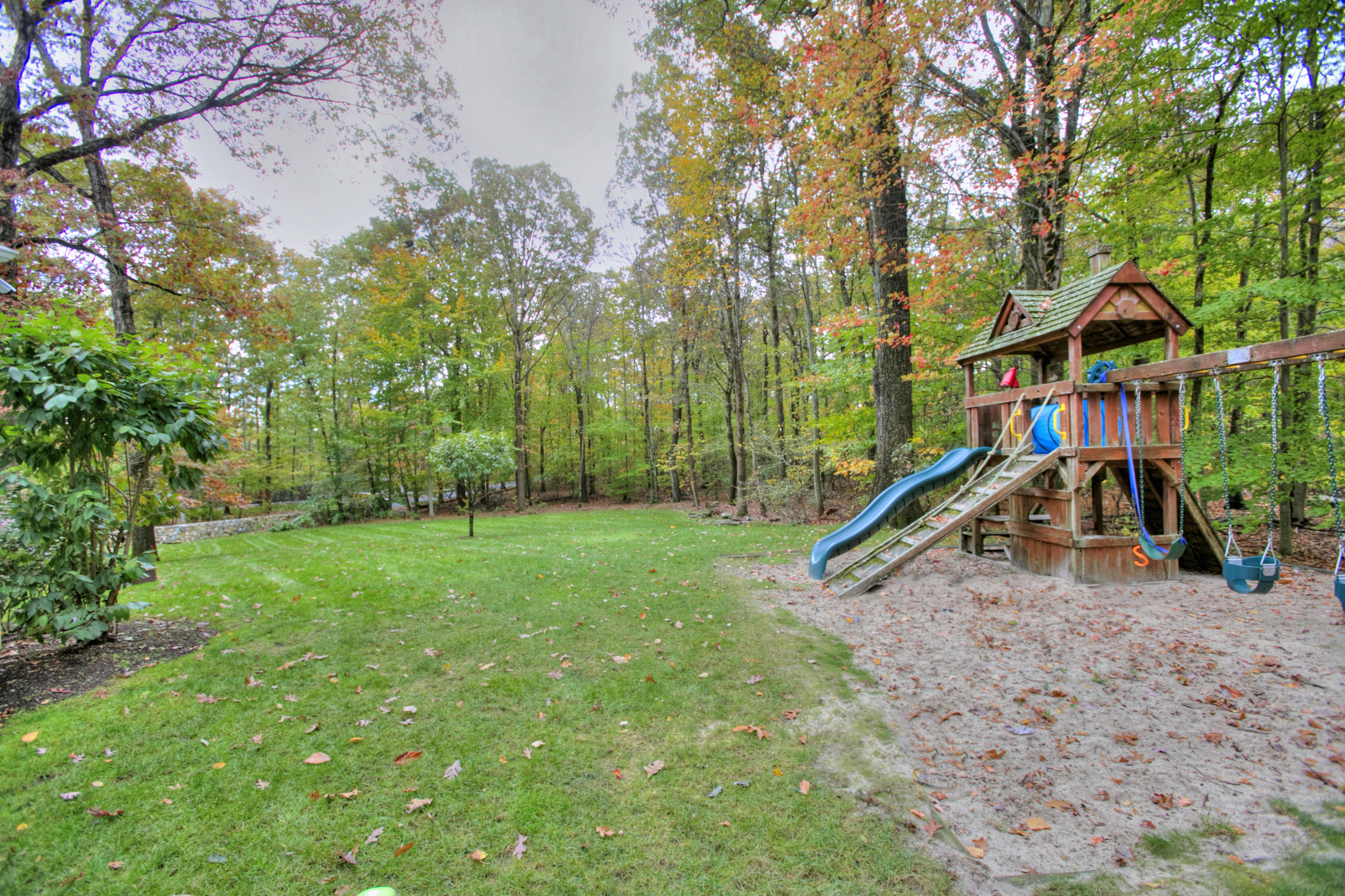 74 Journeys End Road New Canaan, CT 06840 - Photo 24 of 26 Play yard