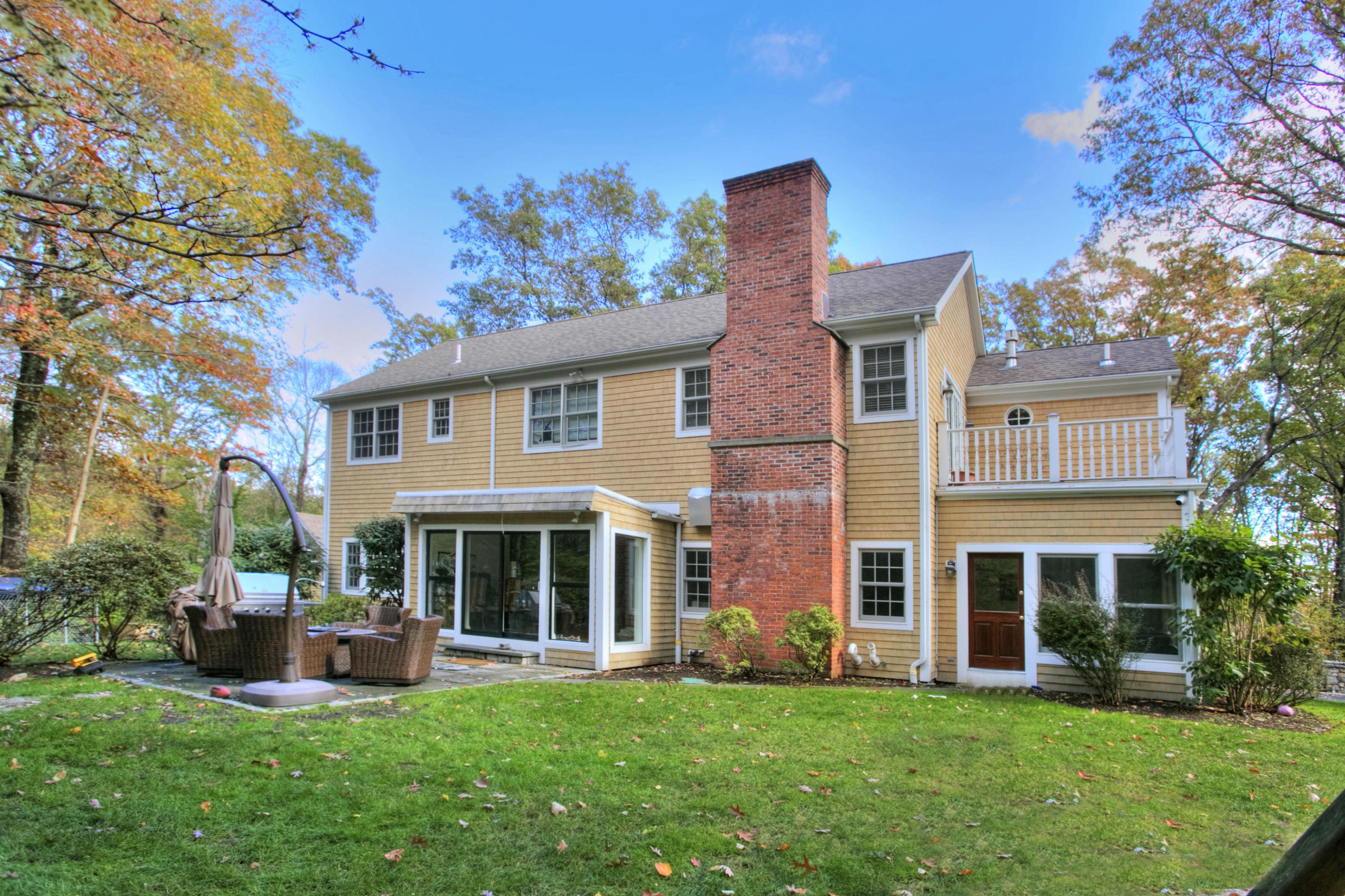 74 Journeys End Road New Canaan, CT 06840 - Photo 25 of 26 Back of house