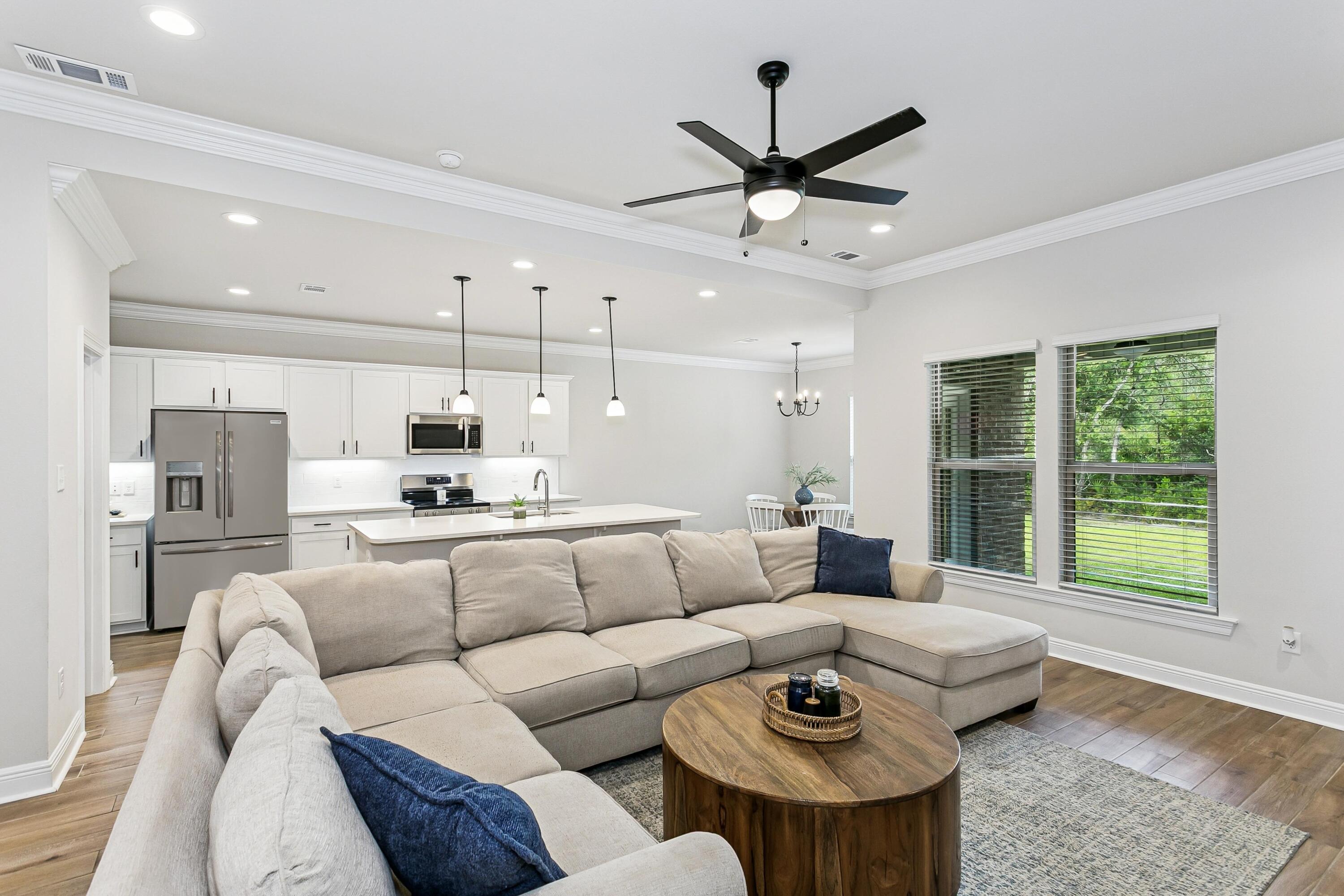 124 Apollo Avenue Freeport, FL 32439 - Photo 8 of 41 Open-Concept Design!