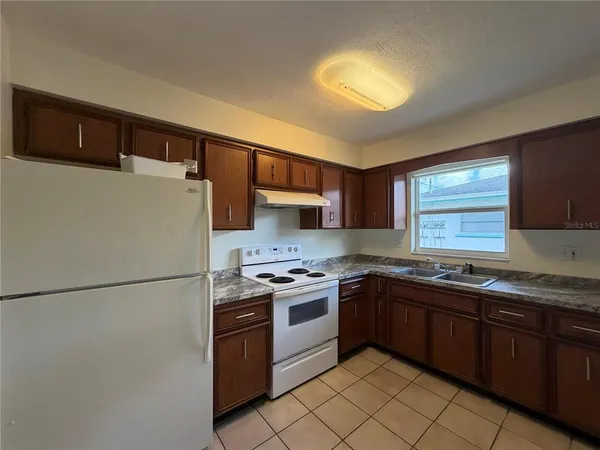 $1,695 | 2507 Terry Lane, Sarasota, FL 34231