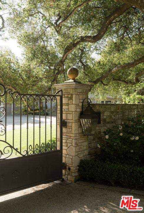 1567 East Valley Road Montecito, CA 93108 - Photo 3 of 38 Gallery Image 3