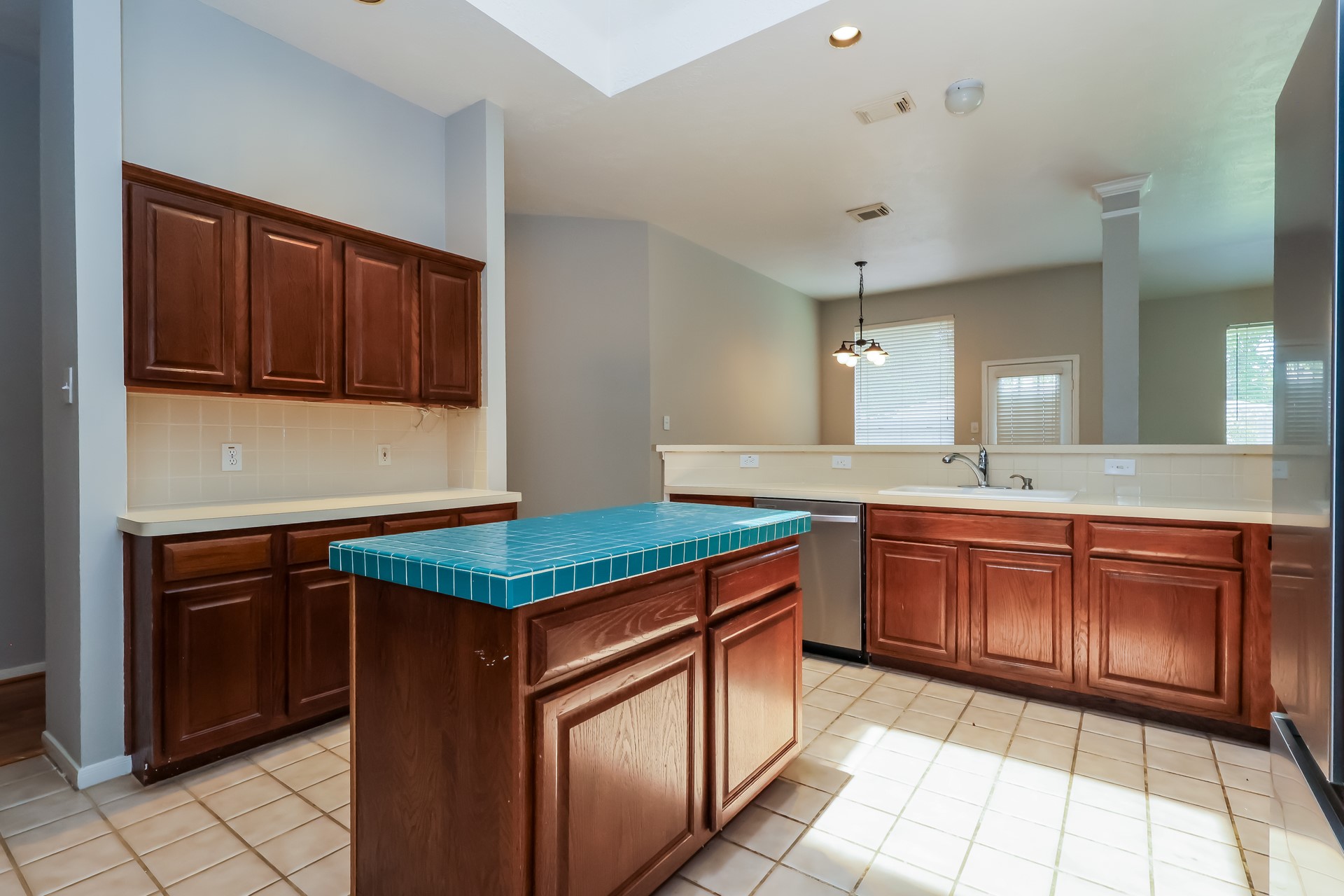 2115 Mercoal Drive Spring, TX 77386 - Photo 8 of 18