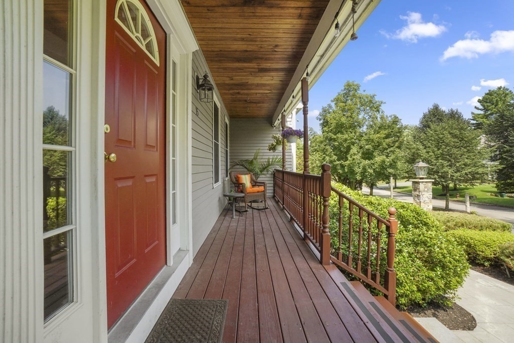 15 Sullivan Way Canton, MA 02021 - Photo 4 of 41 Gallery Image 4