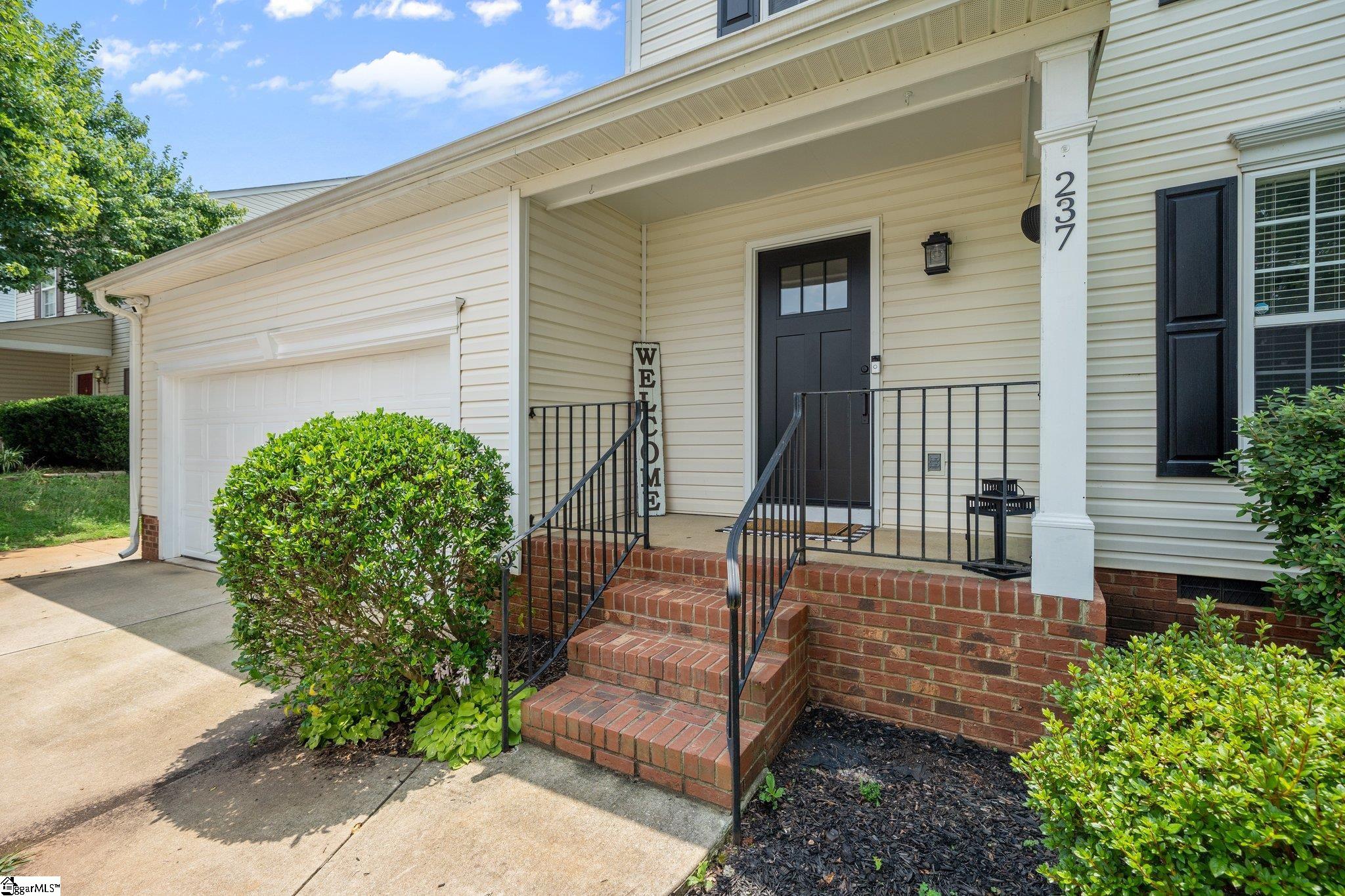 237 Highgate Circle Greer, SC 29650 - Photo 3 of 35 Gallery Image 3