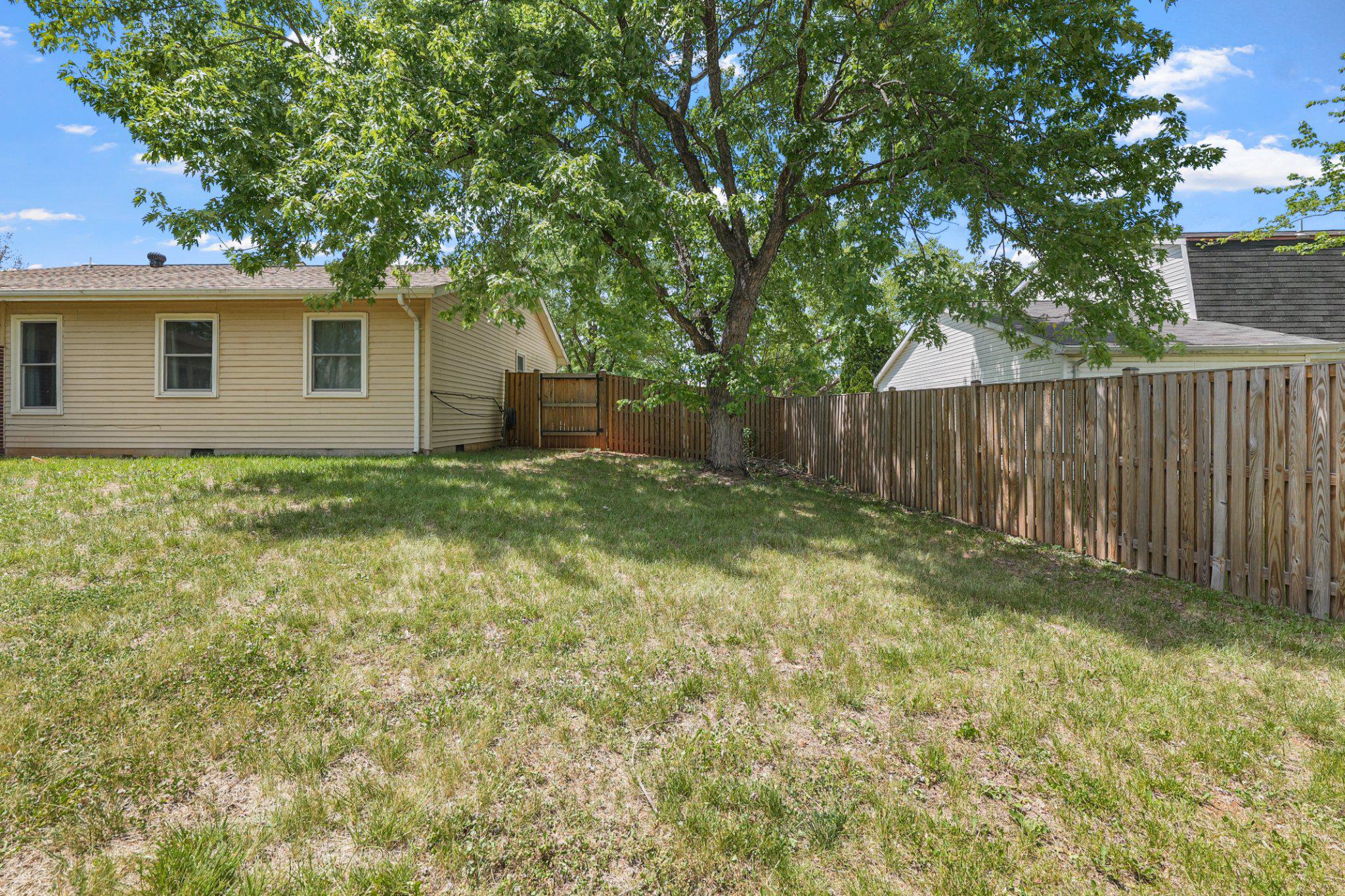 8871 Butternut Street Manassas, VA 20110 - Photo 25 of 29 Large back yard!