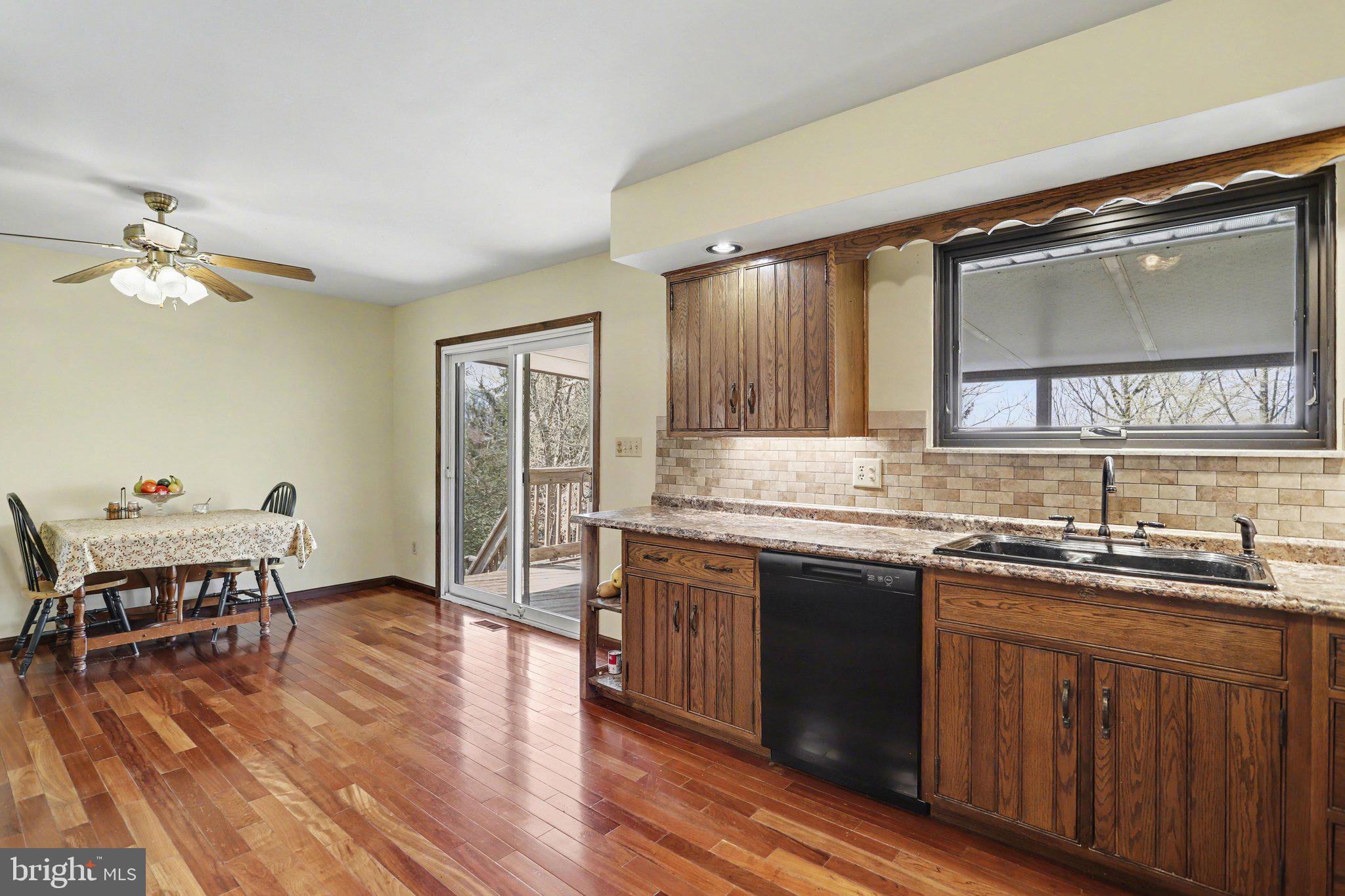 5007 Snyder Mill Road Spring Grove, PA 17362 - Photo 10 of 33 Kitchen