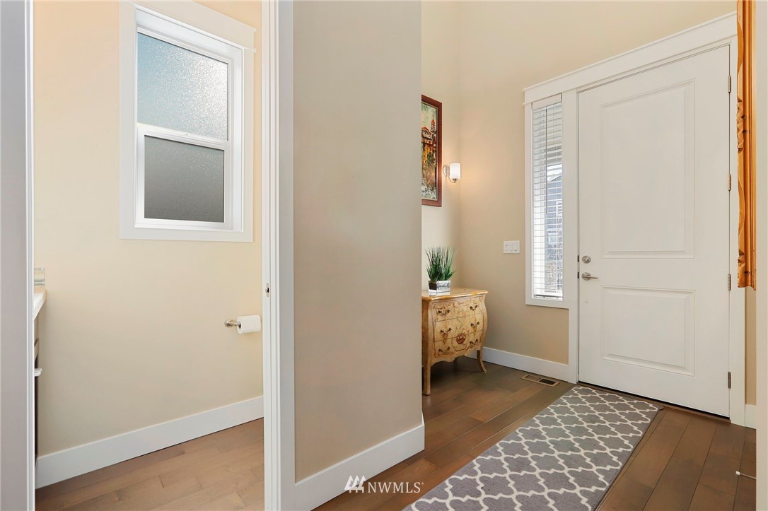 20631 Meridian Avenue South Lynnwood, WA 98036 - Photo 11 of 33