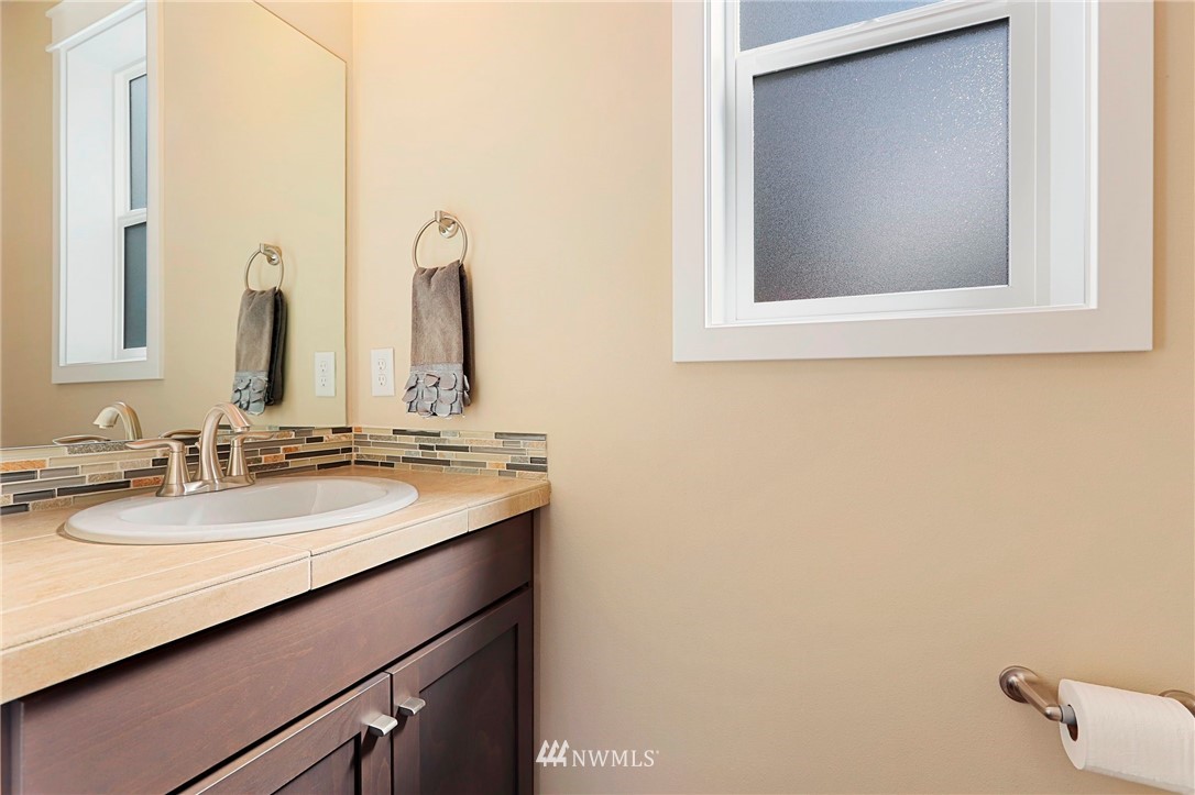 20631 Meridian Avenue South Lynnwood, WA 98036 - Photo 12 of 33