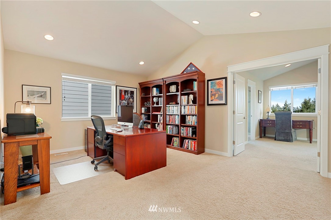 20631 Meridian Avenue South Lynnwood, WA 98036 - Photo 13 of 33