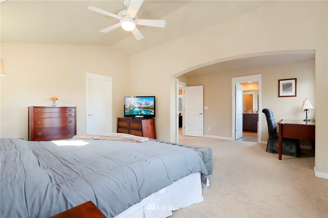 20631 Meridian Avenue South Lynnwood, WA 98036 - Photo 18 of 33