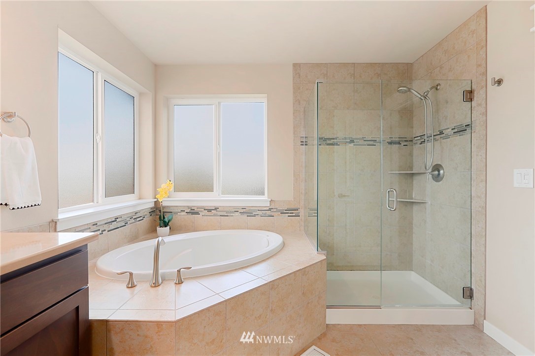 20631 Meridian Avenue South Lynnwood, WA 98036 - Photo 19 of 33