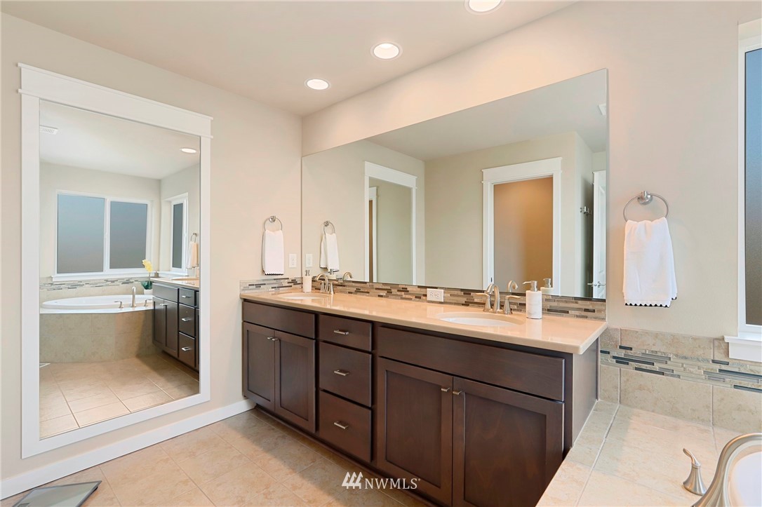 20631 Meridian Avenue South Lynnwood, WA 98036 - Photo 20 of 33