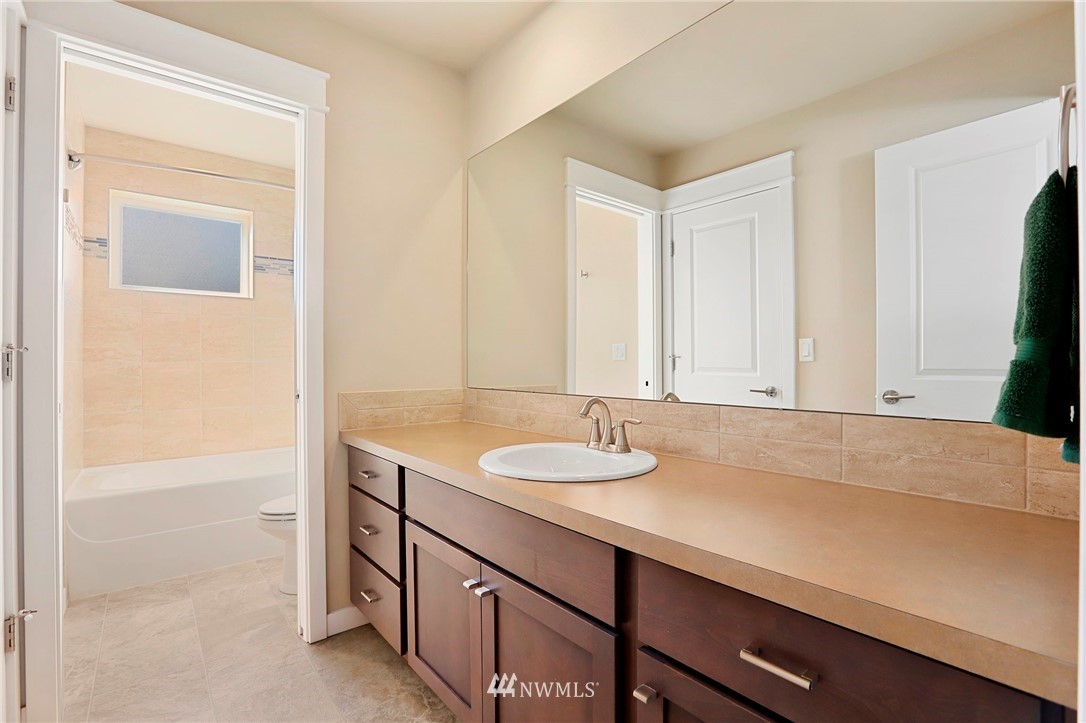 20631 Meridian Avenue South Lynnwood, WA 98036 - Photo 23 of 33