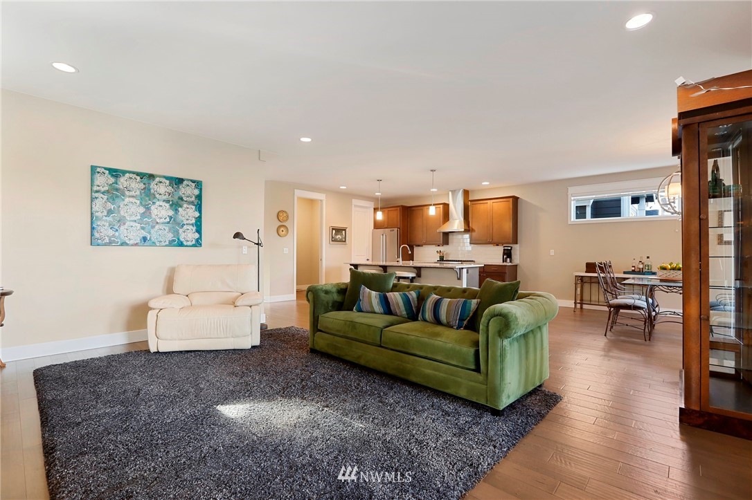 20631 Meridian Avenue South Lynnwood, WA 98036 - Photo 5 of 33