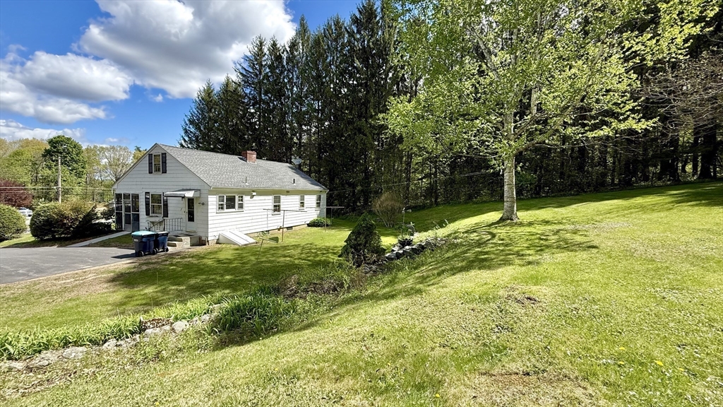 81 Clinton Road Sterling, MA 01564 - Photo 14 of 17